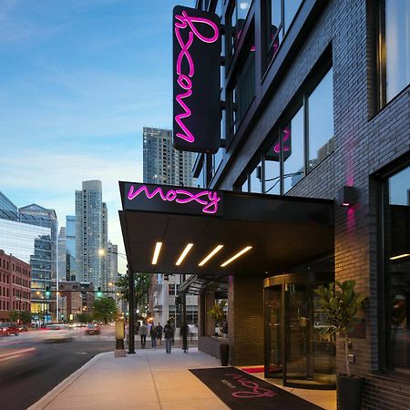 Moxy Chicago Downtown Hotel Exterior photo